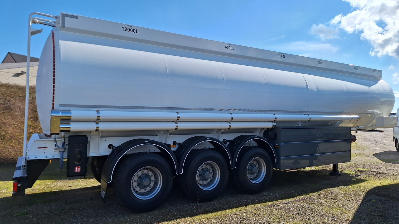 LAG - Tartályos félpótkocsi: 5 kép. LAG - Tartályos félpótkocsi: 5 kép.