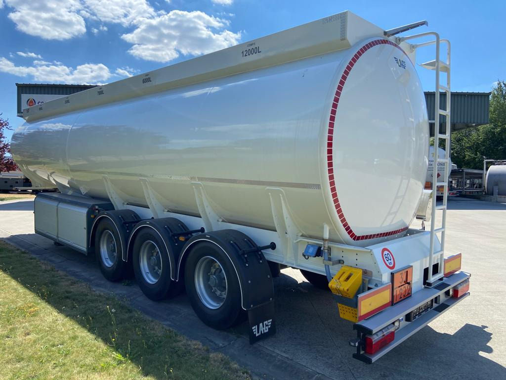 LAG - Tartályos félpótkocsi: 4 kép. LAG - Tartályos félpótkocsi: 4 kép.