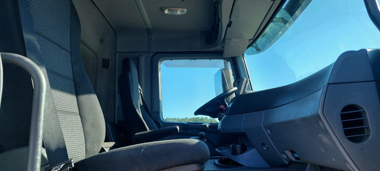 MERCEDES Actros - Tartályos teherautó: 5 kép. MERCEDES Actros - Tartályos teherautó: 5 kép.