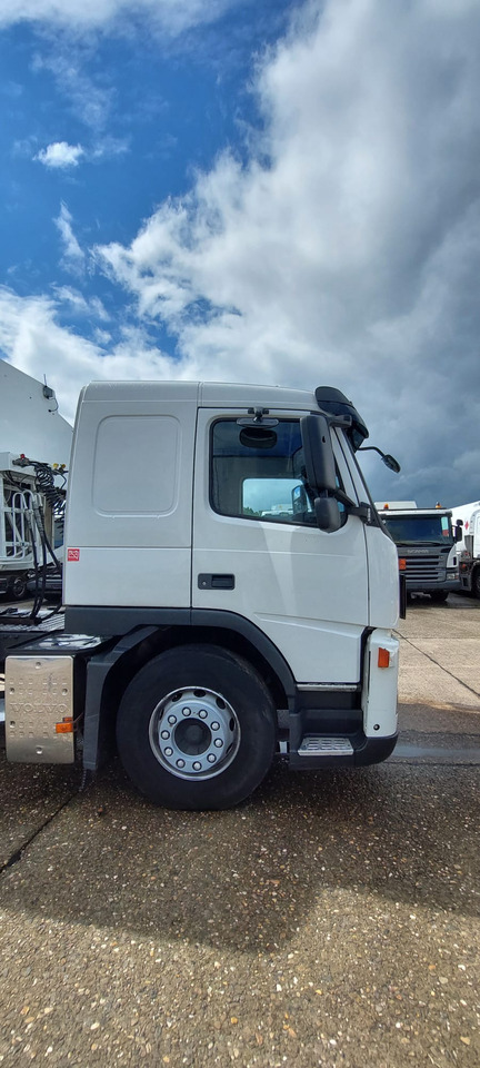VOLVO FM - Nyergesvontató: 4 kép. VOLVO FM - Nyergesvontató: 4 kép.