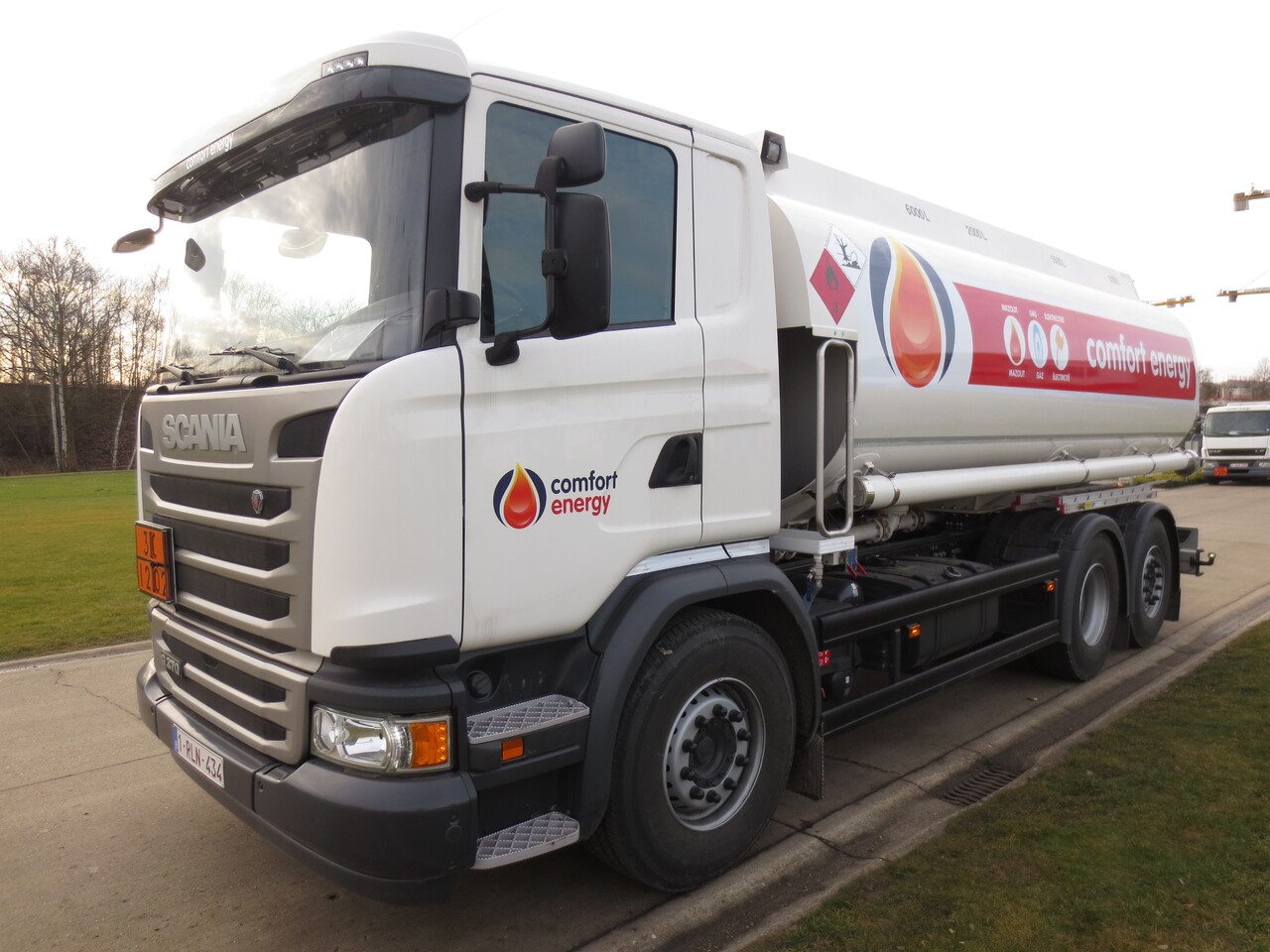 SCANIA G370 - Tartályos teherautó: 1 kép. SCANIA G370 - Tartályos teherautó: 1 kép.
