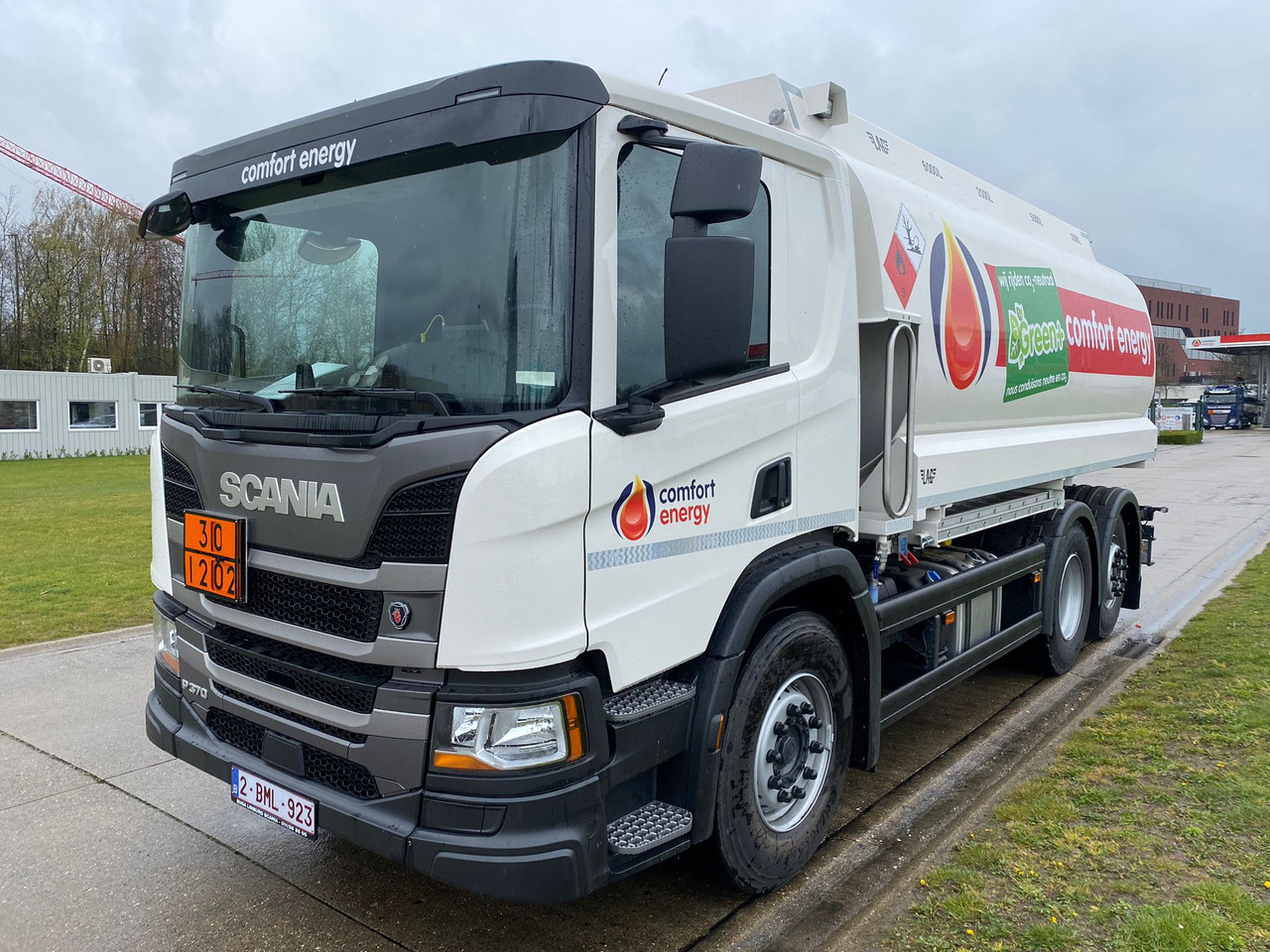 SCANIA P370 - Tartályos teherautó: 1 kép. SCANIA P370 - Tartályos teherautó: 1 kép.