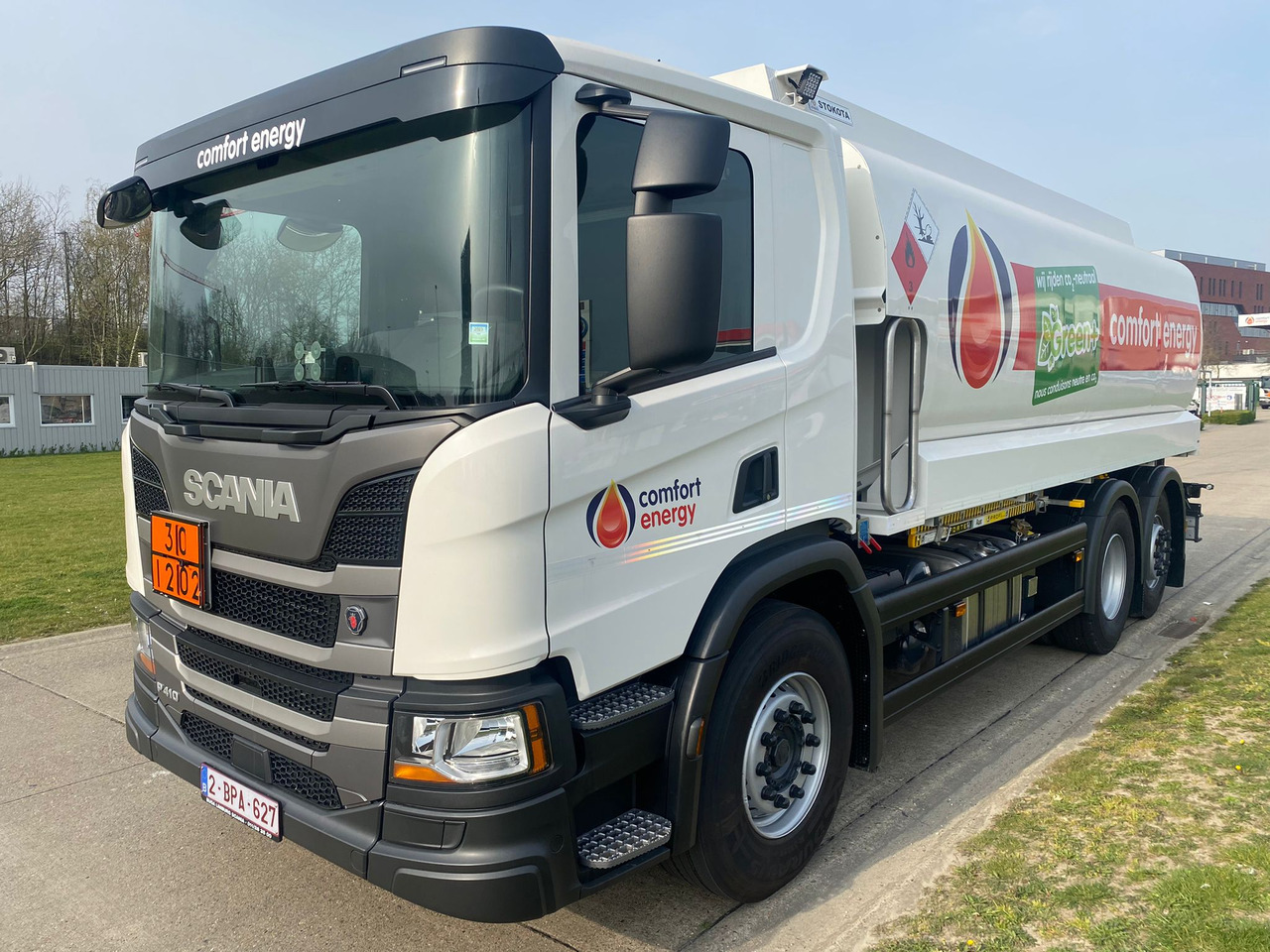 SCANIA P410 - Tartályos teherautó: 1 kép. SCANIA P410 - Tartályos teherautó: 1 kép.