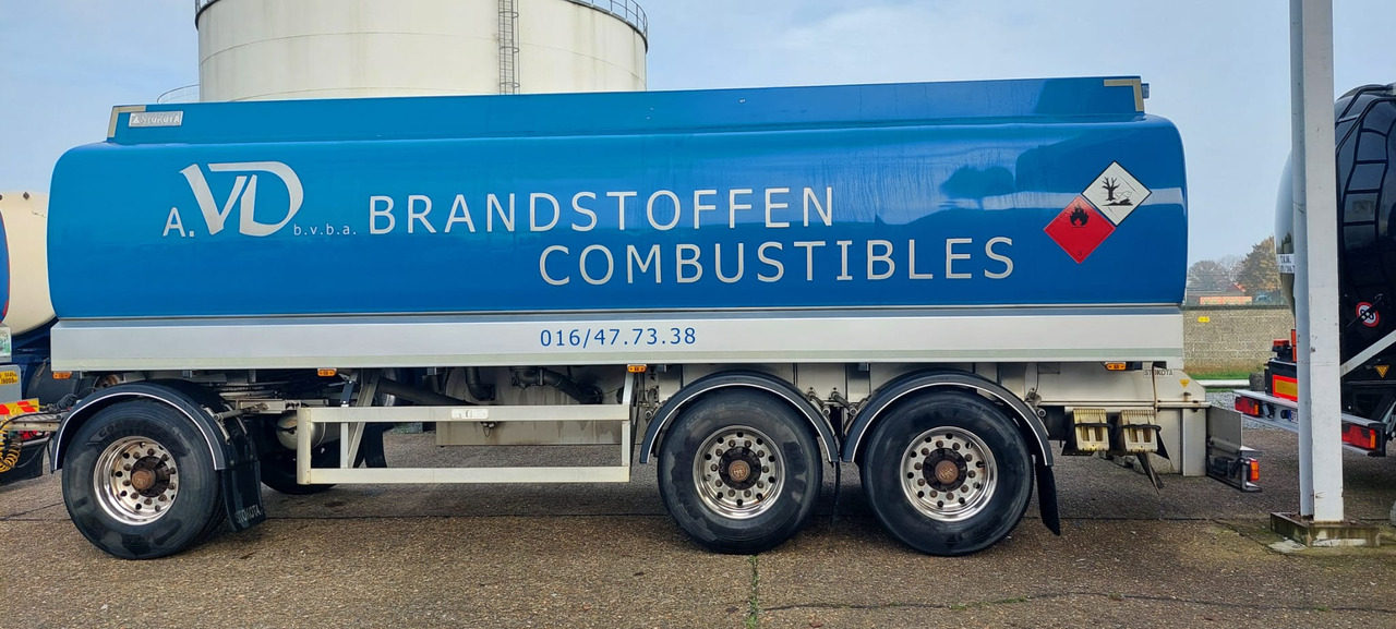 STOKOTA - Tartályos pótkocsi: 2 kép. STOKOTA - Tartályos pótkocsi: 2 kép.