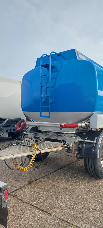 STOKOTA - Tartályos pótkocsi: 4 kép. STOKOTA - Tartályos pótkocsi: 4 kép.