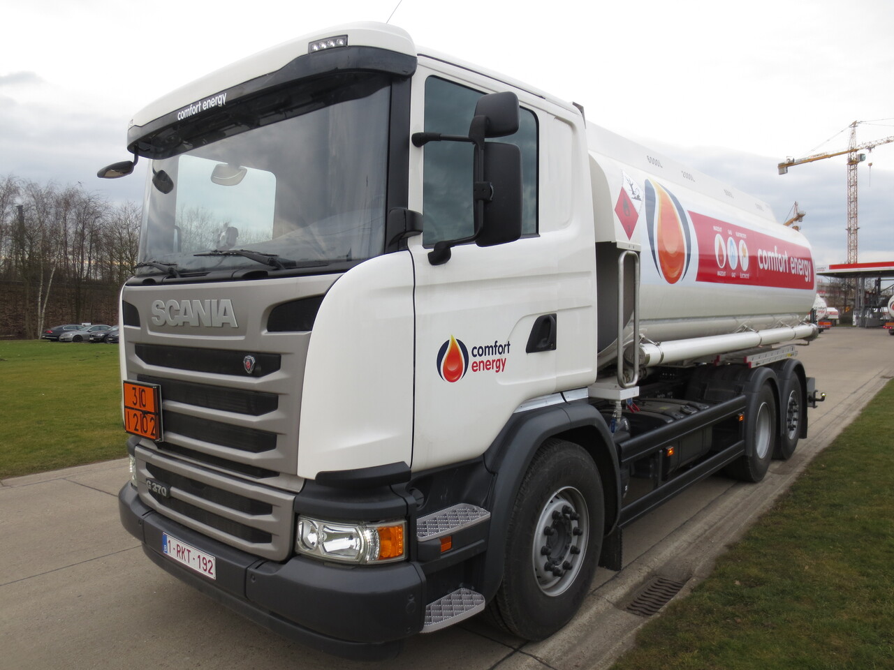 Scania G370 - Tartályos teherautó: 1 kép. Scania G370 - Tartályos teherautó: 1 kép.