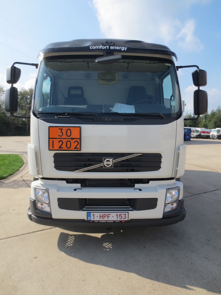 VOLVO FL - Tartályos teherautó: 3 kép. VOLVO FL - Tartályos teherautó: 3 kép.