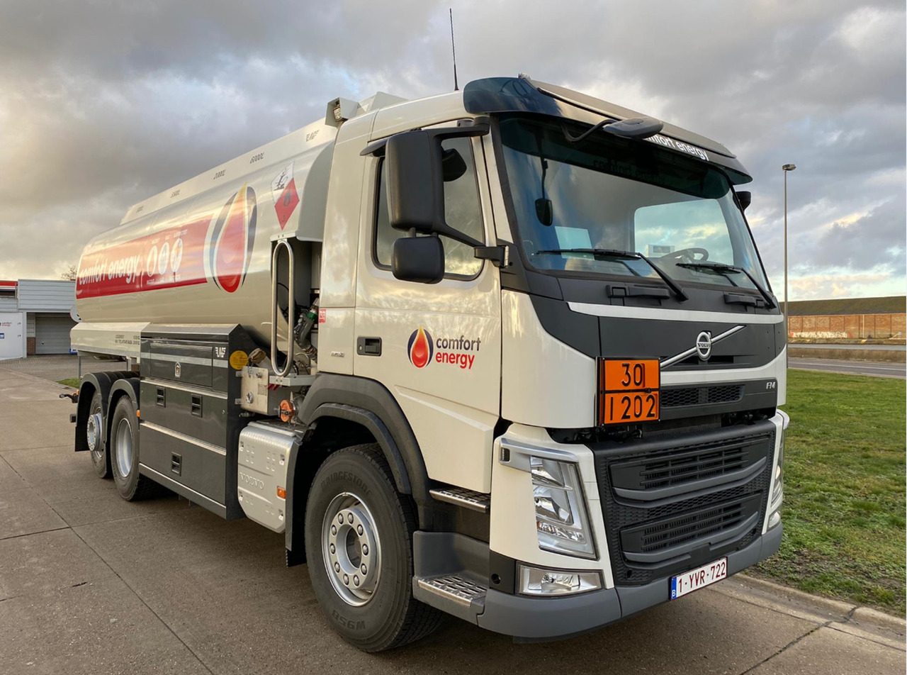 VOLVO FM - Tartályos teherautó: 5 kép. VOLVO FM - Tartályos teherautó: 5 kép.
