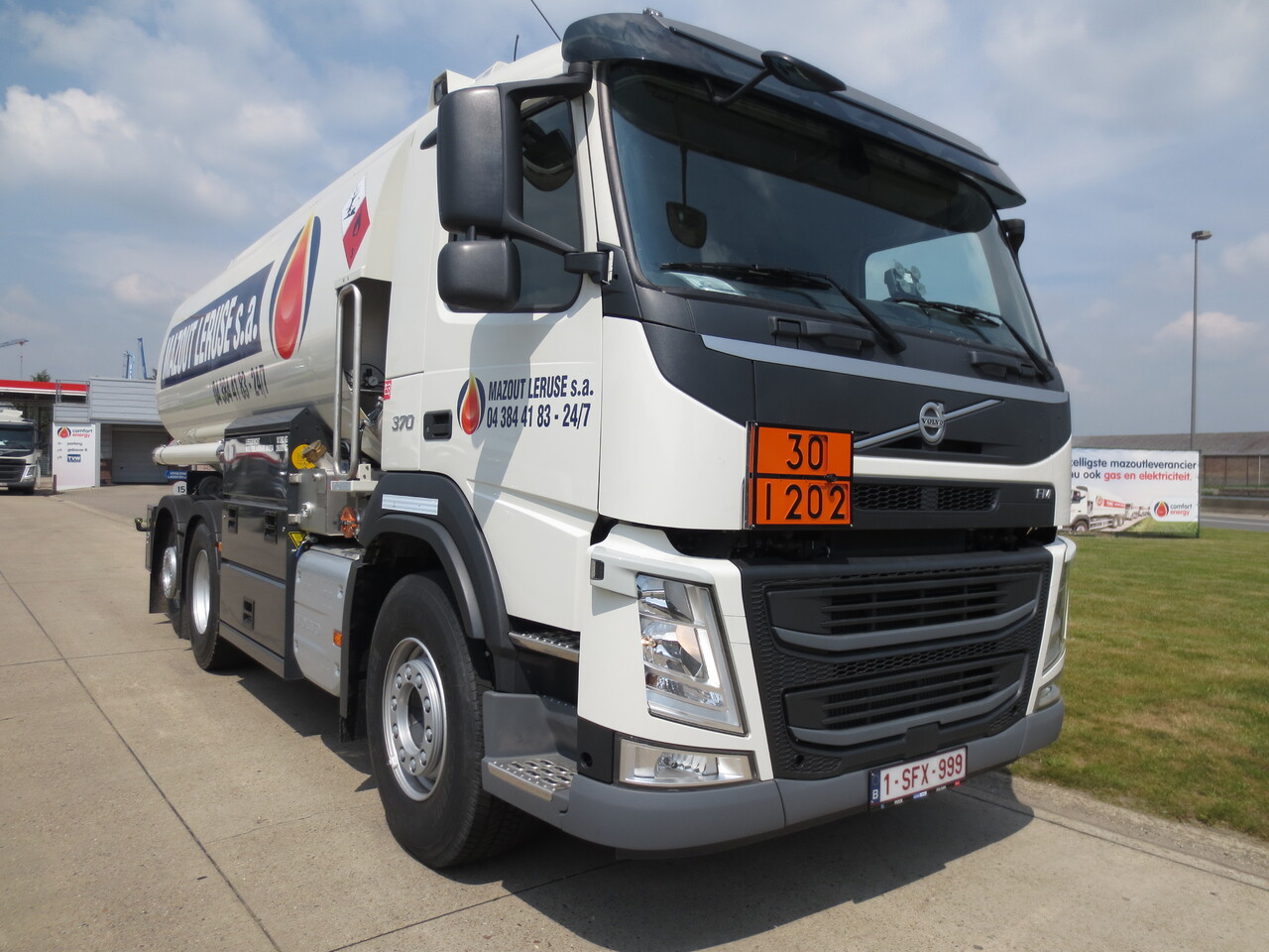 VOLVO FM - Tartályos teherautó: 4 kép. VOLVO FM - Tartályos teherautó: 4 kép.