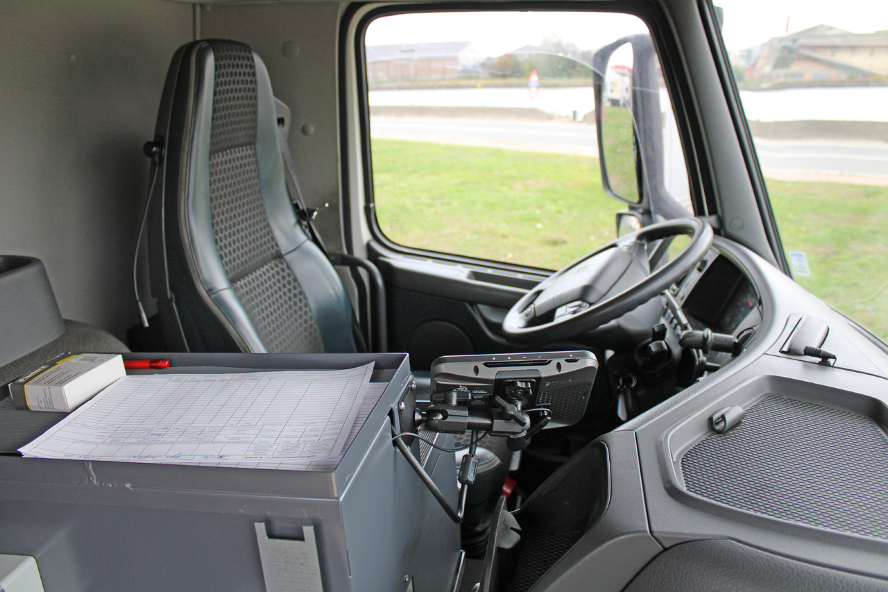 Volvo FM - Tartályos teherautó: 3 kép. Volvo FM - Tartályos teherautó: 3 kép.