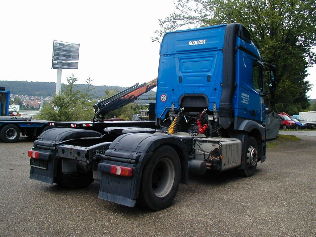 Mercedes-Benz Actros 1843 - Nyergesvontató: 4 kép. Mercedes-Benz Actros 1843 - Nyergesvontató: 4 kép.