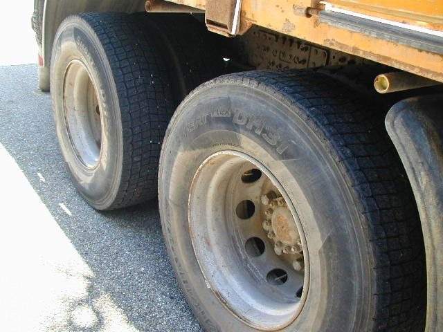 Volvo FH 12 6x4 Volvo FH 12 6x4 - Platós teherautó, Darus autó: 5 kép. Volvo FH 12 6x4 Volvo FH 12 6x4 - Platós teherautó, Darus autó: 5 kép.