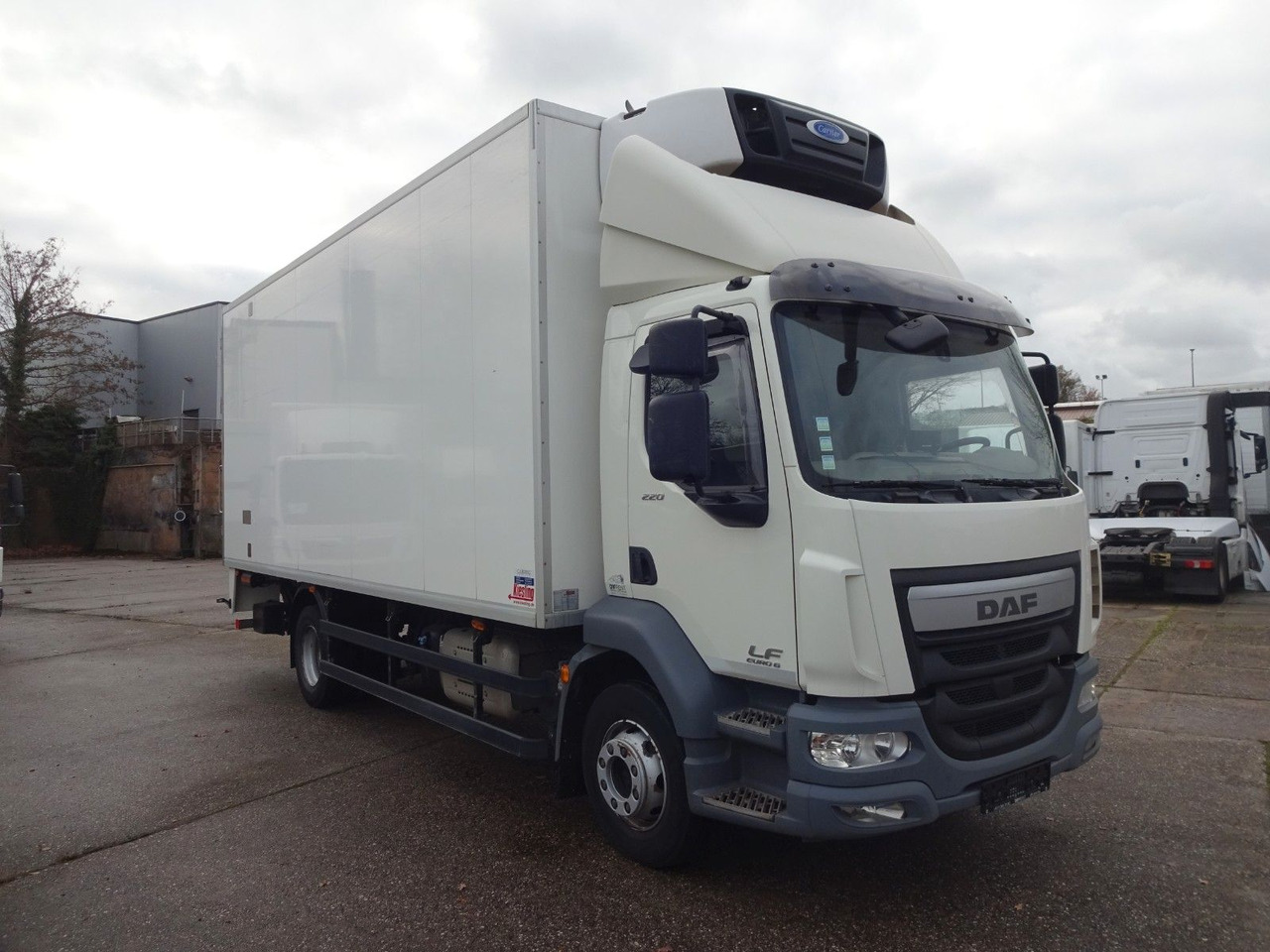 DAF LF 220, 16 T, LBW, Türen, Klima, Automat, Kamera - Dobozos felépítményű teherautó: 1 kép. DAF LF 220, 16 T, LBW, Türen, Klima, Automat, Kamera - Dobozos felépítményű teherautó: 1 kép.