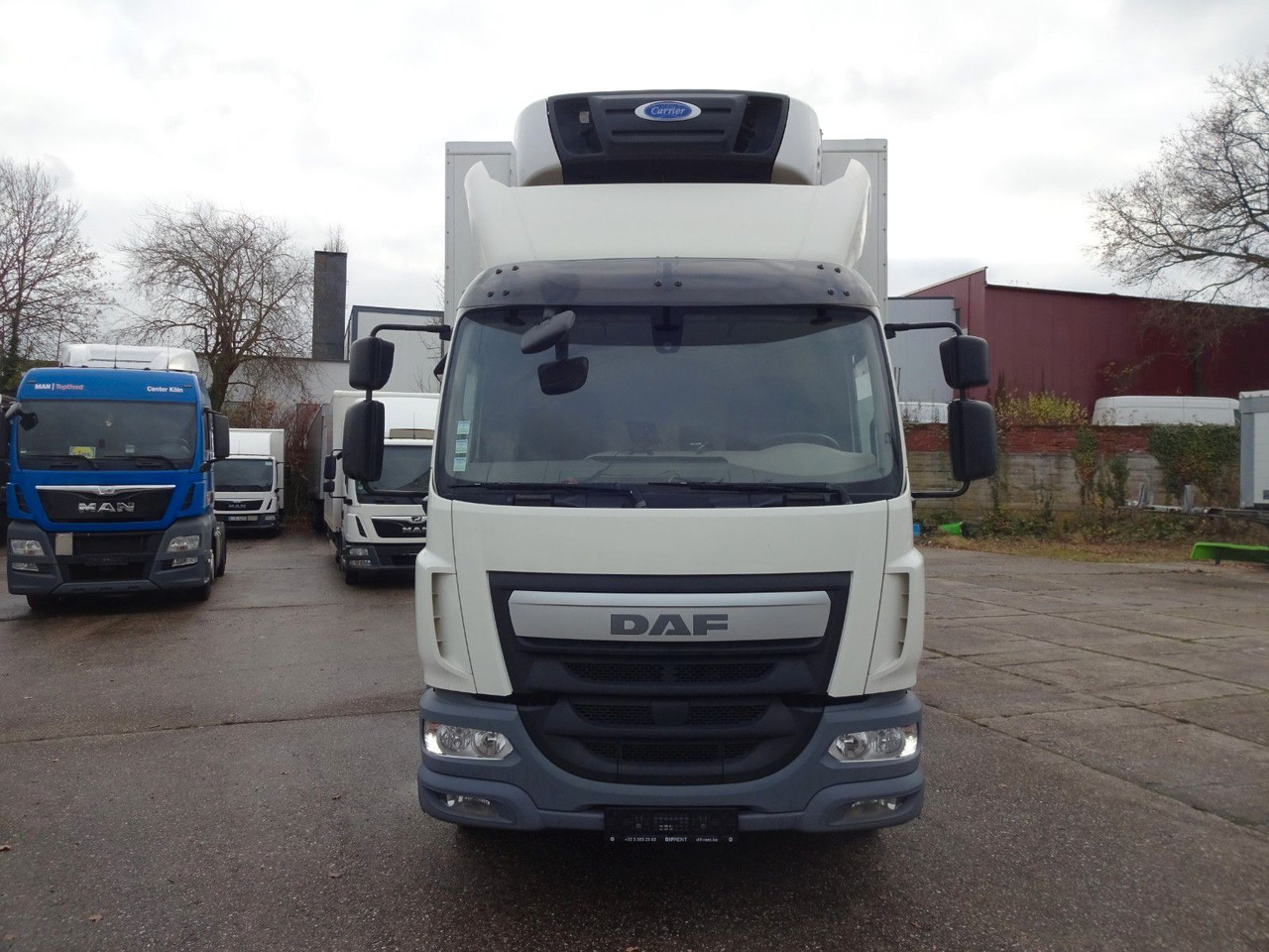 DAF LF 220, 16 T, LBW, Türen, Klima, Automat, Kamera - Dobozos felépítményű teherautó: 2 kép. DAF LF 220, 16 T, LBW, Türen, Klima, Automat, Kamera - Dobozos felépítményű teherautó: 2 kép.