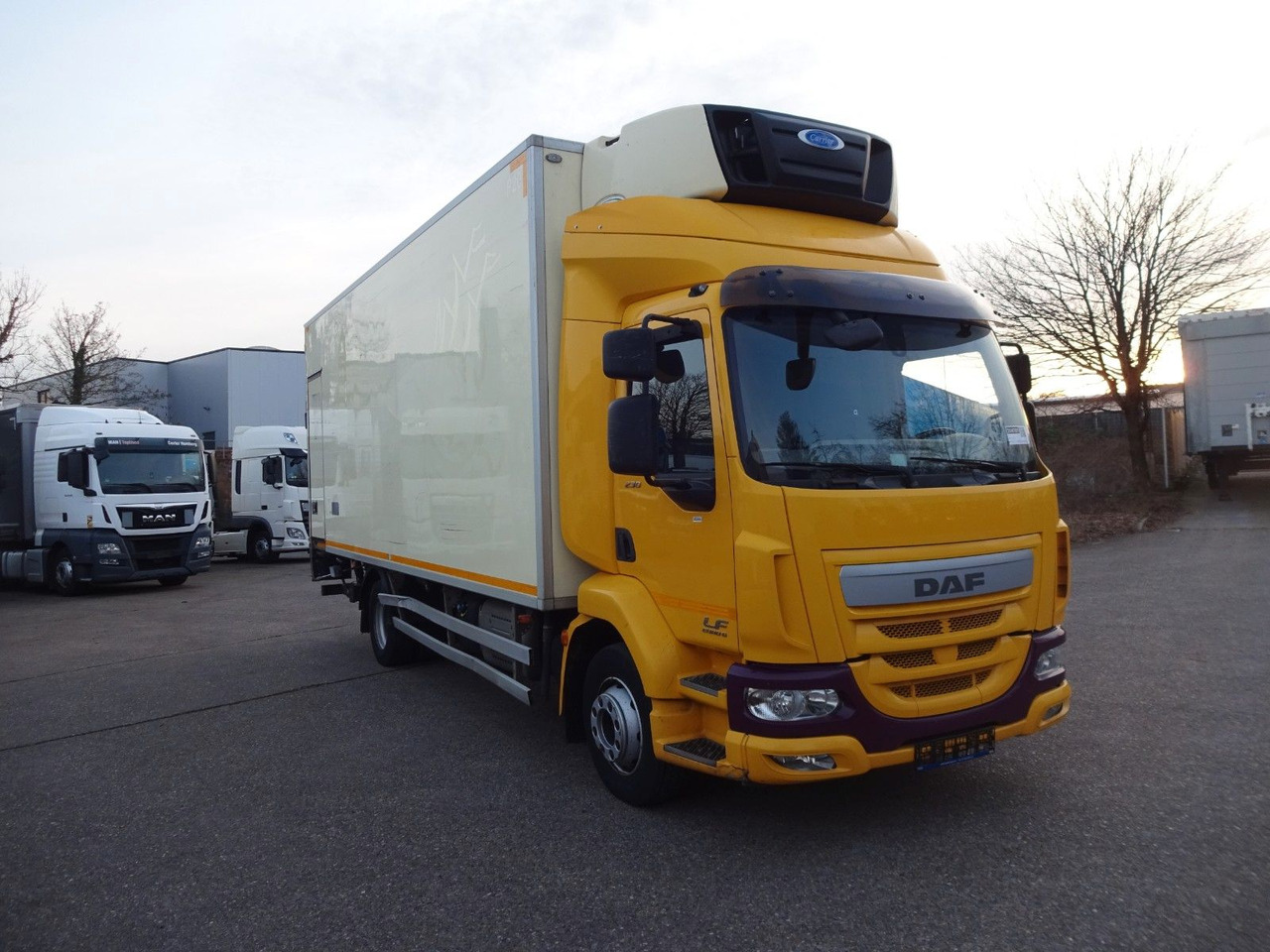 DAF LF 230, 12 T, LBW, Türen, Klima, Automat, Kamera - Dobozos felépítményű teherautó: 1 kép. DAF LF 230, 12 T, LBW, Türen, Klima, Automat, Kamera - Dobozos felépítményű teherautó: 1 kép.