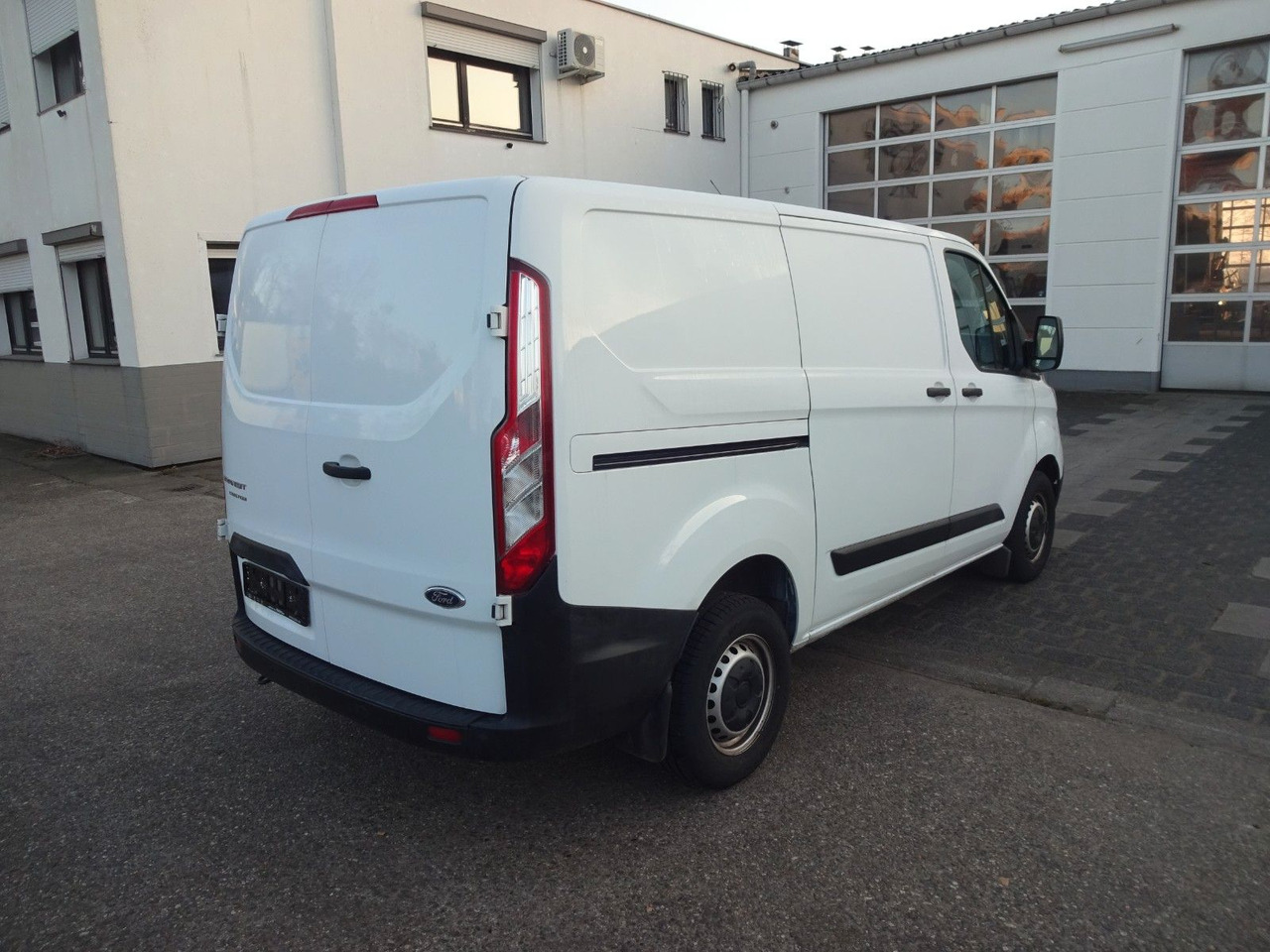 Ford Transit Custom Kasten 280 L1H1, PDC - Furgon: 5 kép. Ford Transit Custom Kasten 280 L1H1, PDC - Furgon: 5 kép.