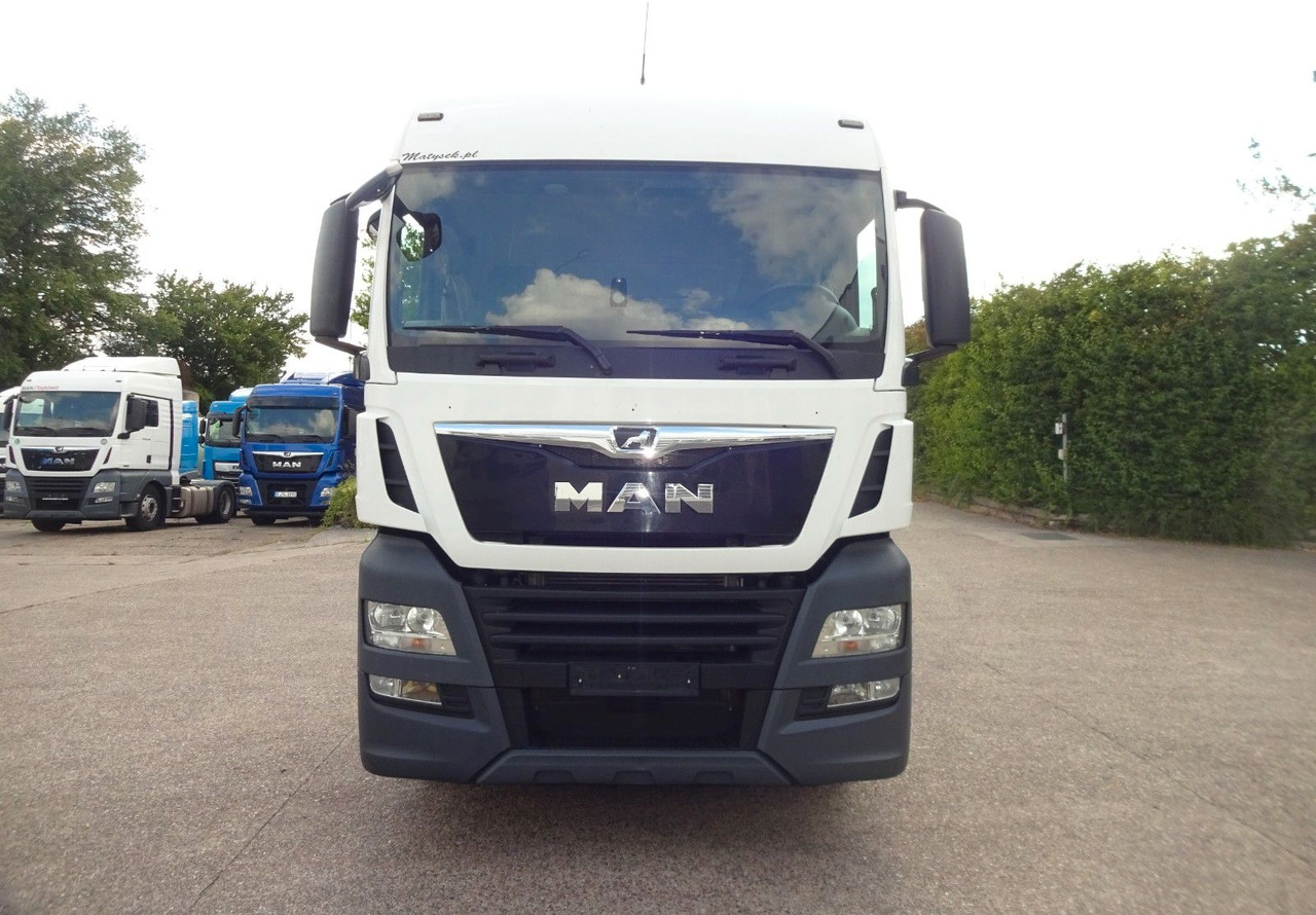 MAN 3 x TGX 18.470, XLX, Intarder, ACC, 2 Tank - Nyergesvontató: 2 kép. MAN 3 x TGX 18.470, XLX, Intarder, ACC, 2 Tank - Nyergesvontató: 2 kép.