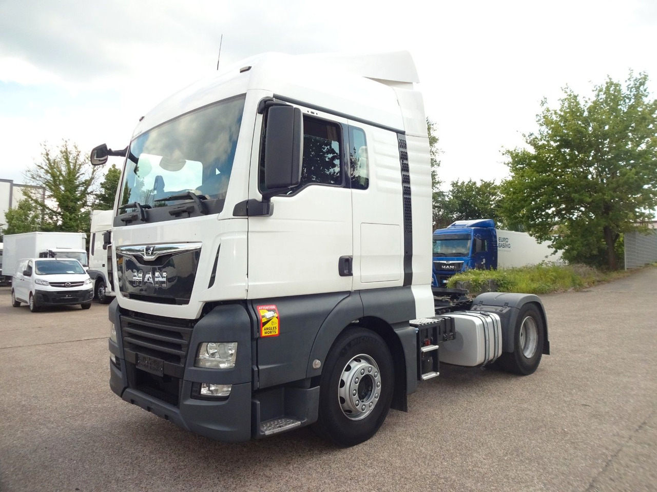 MAN 3 x TGX 18.470, XLX, Intarder, ACC, 2 Tank - Nyergesvontató: 3 kép. MAN 3 x TGX 18.470, XLX, Intarder, ACC, 2 Tank - Nyergesvontató: 3 kép.