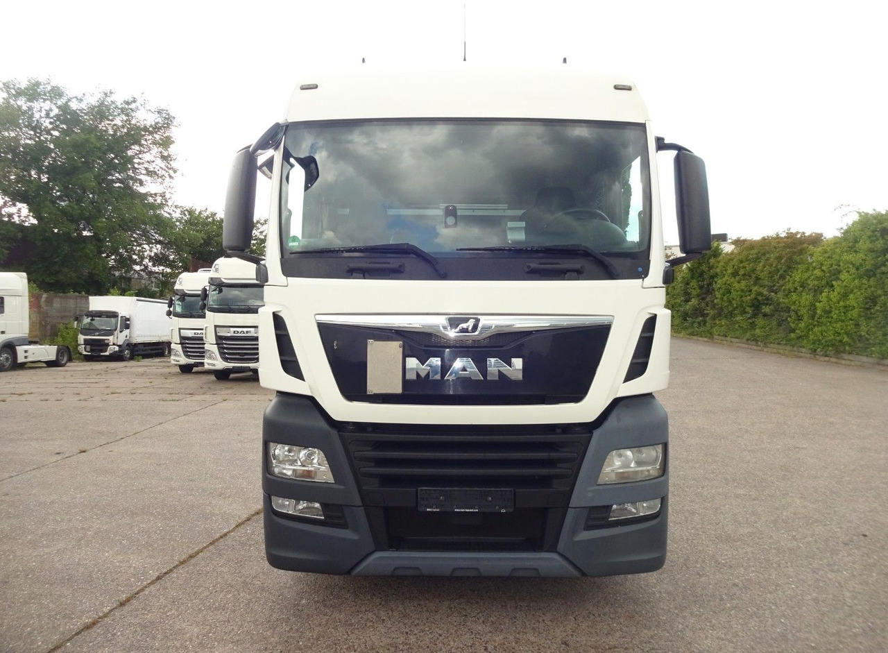 MAN TGX 18.460, XLX, Intarder, ACC - Nyergesvontató: 3 kép. MAN TGX 18.460, XLX, Intarder, ACC - Nyergesvontató: 3 kép.