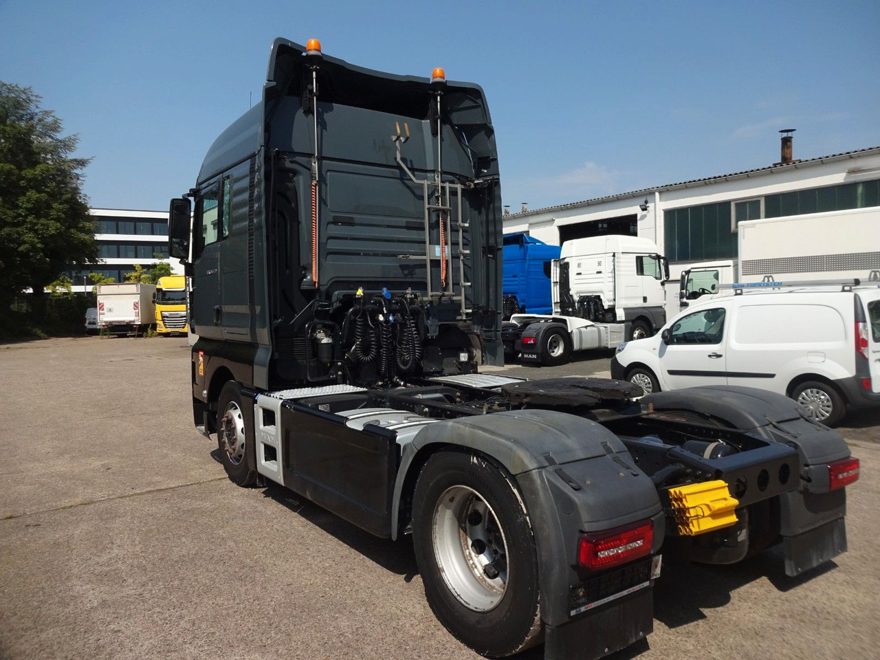 MAN TGX 18.470, XLX, Intarder, ACC, 2 Tank, Standkl - Nyergesvontató: 5 kép. MAN TGX 18.470, XLX, Intarder, ACC, 2 Tank, Standkl - Nyergesvontató: 5 kép.