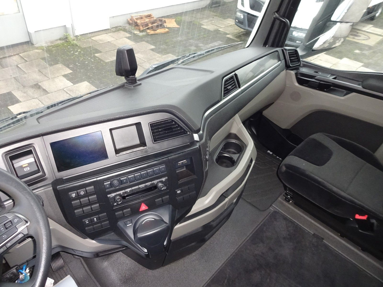 Nyergesvontató MAN TGX 18.470, XLX, Retarder, ACC, 2 x Tank: 14 kép. Nyergesvontató MAN TGX 18.470, XLX, Retarder, ACC, 2 x Tank: 14 kép.