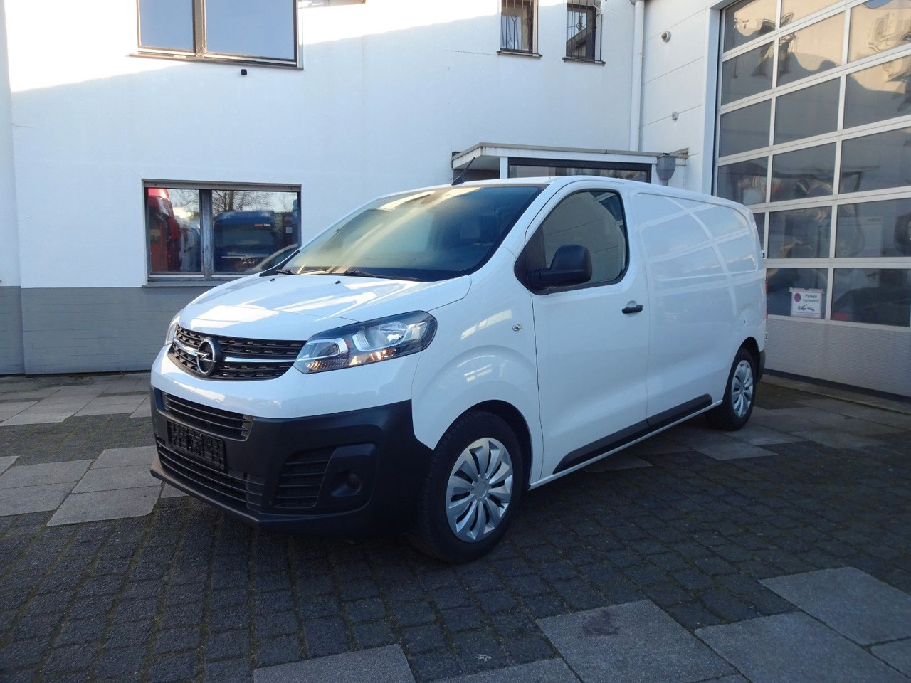 Opel 50 x Vivaro Kasten, L1H1, Klima, PDC, Tempomat - Kis furgon: 3 kép. Opel 50 x Vivaro Kasten, L1H1, Klima, PDC, Tempomat - Kis furgon: 3 kép.