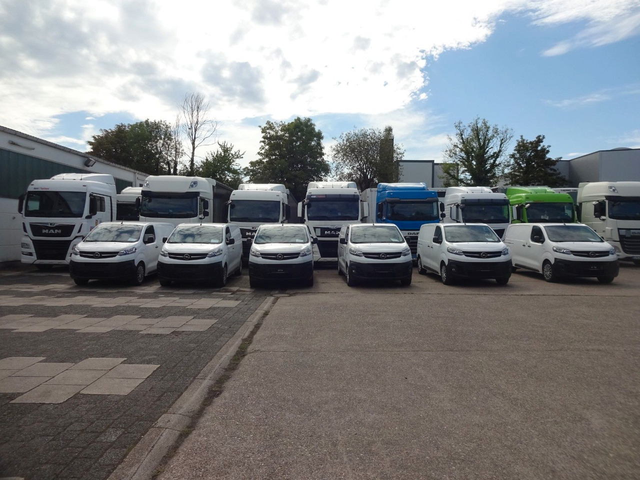 Opel 50 x Vivaro Kasten, L1H1, Klima, PDC, Tempomat - Kis furgon: 1 kép. Opel 50 x Vivaro Kasten, L1H1, Klima, PDC, Tempomat - Kis furgon: 1 kép.