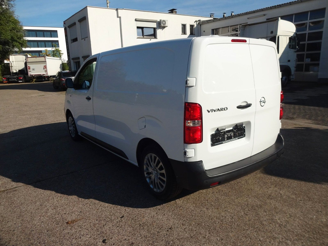 Opel Vivaro Kasten L1H1, Klima, PDC, - Kis furgon: 5 kép. Opel Vivaro Kasten L1H1, Klima, PDC, - Kis furgon: 5 kép.