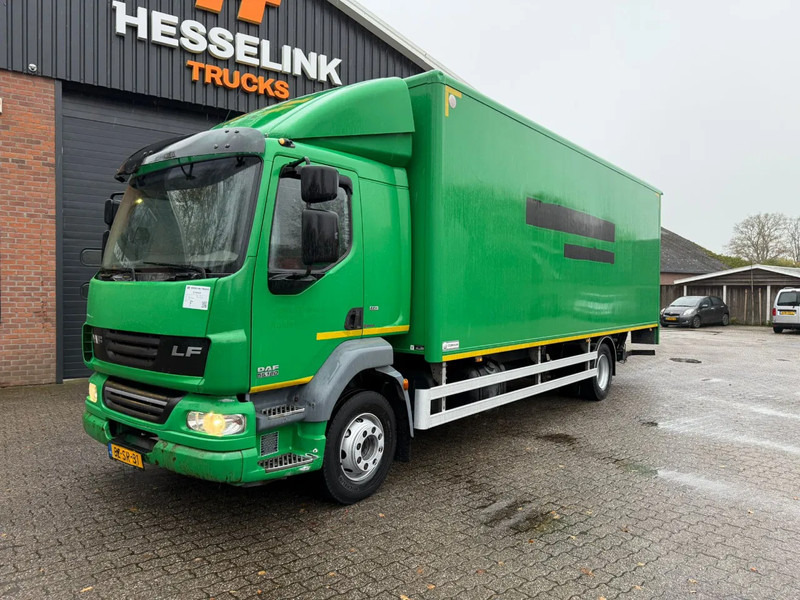 DAF LF 55.180 7.3M Koffer 1500KG LBW Zijdeur NL Truck - Dobozos felépítményű teherautó: 1 kép. DAF LF 55.180 7.3M Koffer 1500KG LBW Zijdeur NL Truck - Dobozos felépítményű teherautó: 1 kép.