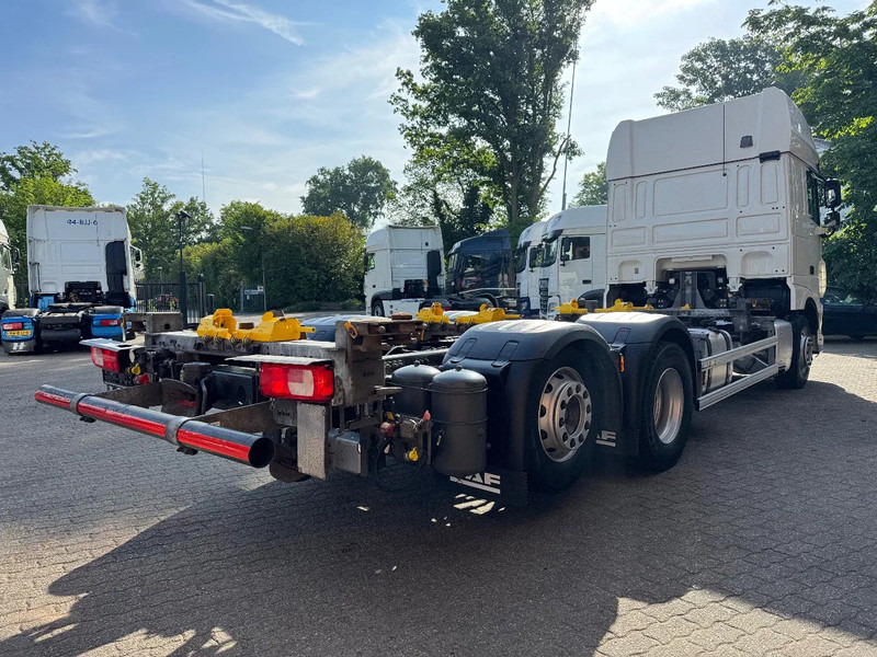 DAF XF 480 6X2 SSC FAR BDF Retarder 2x AHK 7.82 Multiwechseler - Cserefelépítményes teherautó: 4 kép. DAF XF 480 6X2 SSC FAR BDF Retarder 2x AHK 7.82 Multiwechseler - Cserefelépítményes teherautó: 4 kép.