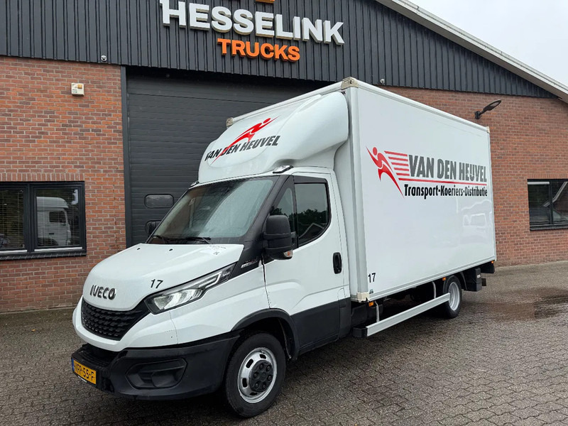 Iveco Daily 35C18 Koffer Airco 750KG Laadklep LBW Automatic! - Furgon: 1 kép. Iveco Daily 35C18 Koffer Airco 750KG Laadklep LBW Automatic! - Furgon: 1 kép.