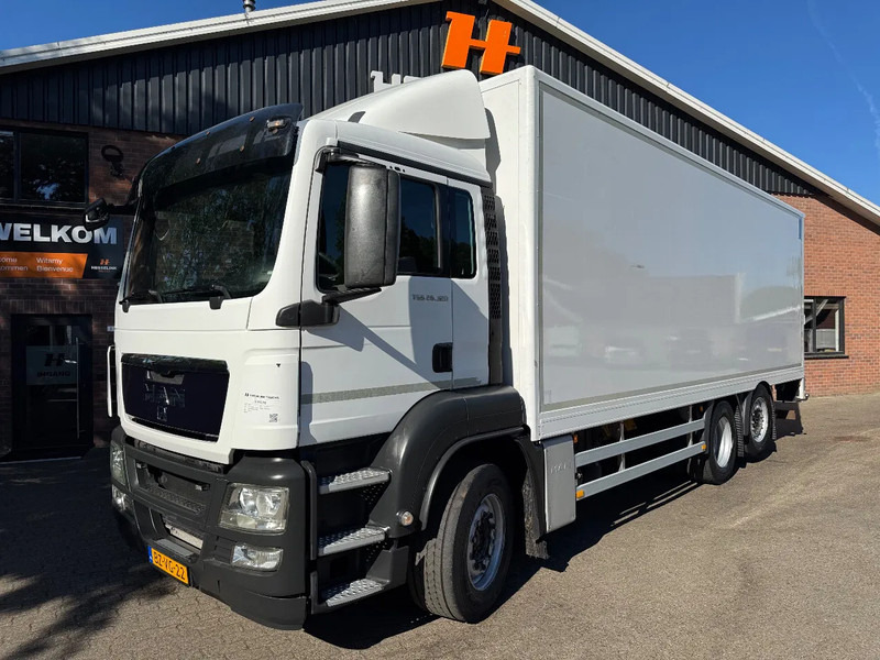 MAN TGS 26.320 EEV Koffer Stuuras AHK 2.500KG LBW 368.390KM! NL TRUCK - Dobozos felépítményű teherautó: 1 kép. MAN TGS 26.320 EEV Koffer Stuuras AHK 2.500KG LBW 368.390KM! NL TRUCK - Dobozos felépítményű teherautó: 1 kép.