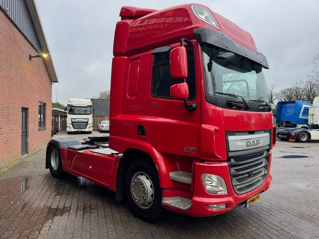 DAF CF 330 Space Cab Spoilers/Side skirts NL Truck - Nyergesvontató: 2 kép. DAF CF 330 Space Cab Spoilers/Side skirts NL Truck - Nyergesvontató: 2 kép.