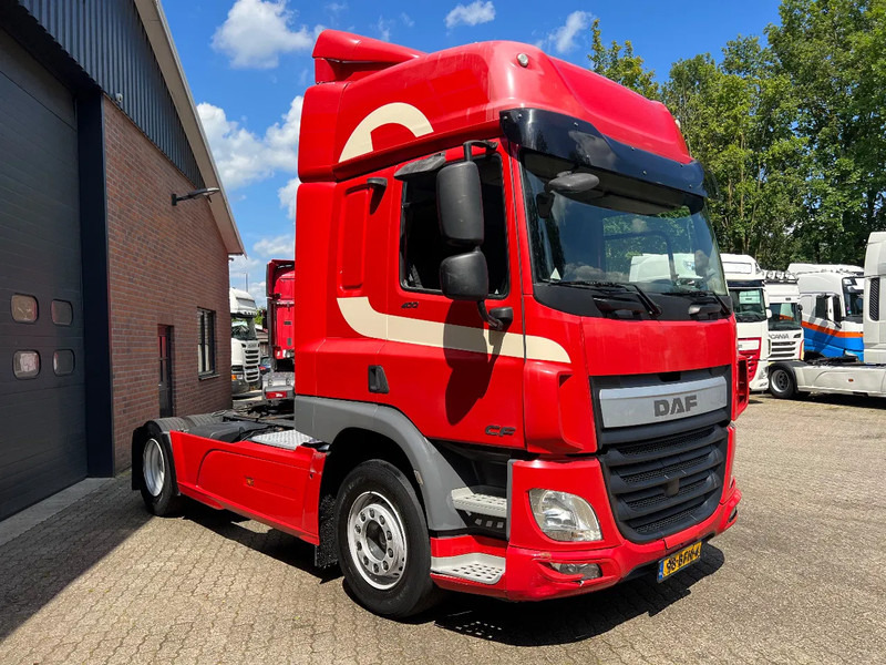 DAF CF 400 4X2 FT Space Cab Side skirts - Nyergesvontató: 2 kép. DAF CF 400 4X2 FT Space Cab Side skirts - Nyergesvontató: 2 kép.