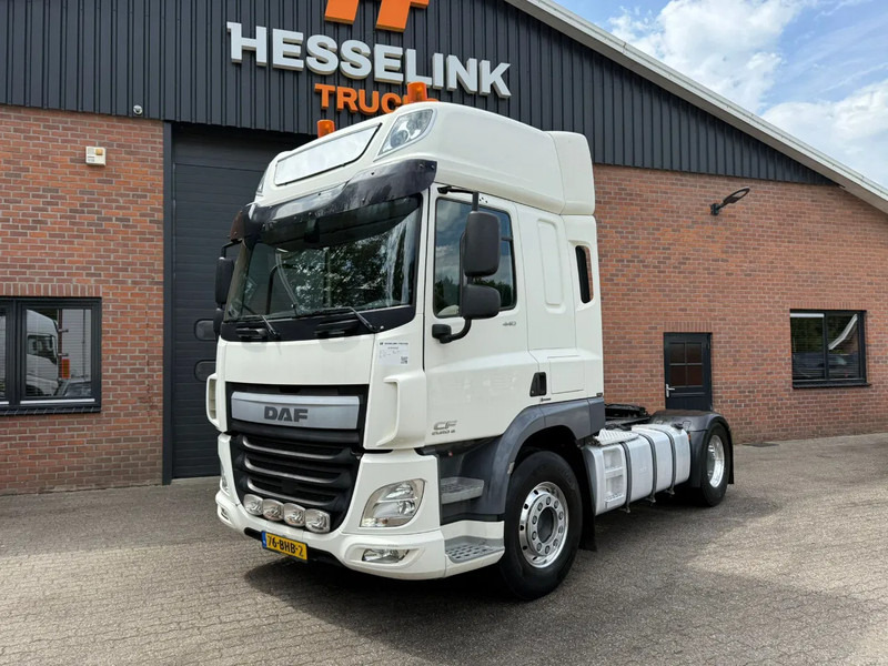 DAF CF 440 4X2 Space Cab Side skirts ACC NL Truck - Nyergesvontató: 1 kép. DAF CF 440 4X2 Space Cab Side skirts ACC NL Truck - Nyergesvontató: 1 kép.