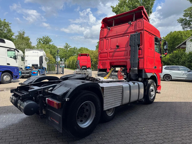DAF XF 105.460 6X2 Midlift Hydrauliek Airco NL Truck - Nyergesvontató: 3 kép. DAF XF 105.460 6X2 Midlift Hydrauliek Airco NL Truck - Nyergesvontató: 3 kép.