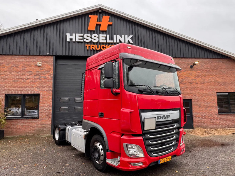 DAF XF 440 4X2 Space Cab Hydraulic Alcoa NL Truck - Nyergesvontató: 2 kép. DAF XF 440 4X2 Space Cab Hydraulic Alcoa NL Truck - Nyergesvontató: 2 kép.