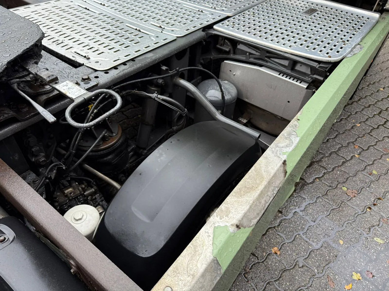 DAF XF 440 6X2 FTP Space Cab Standairco NL Truck - Nyergesvontató: 5 kép. DAF XF 440 6X2 FTP Space Cab Standairco NL Truck - Nyergesvontató: 5 kép.