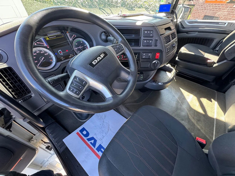DAF XF 480 5X! SSC Super Space 2x tank LED PTO-Prep 302.386KM ACC - Nyergesvontató: 5 kép. DAF XF 480 5X! SSC Super Space 2x tank LED PTO-Prep 302.386KM ACC - Nyergesvontató: 5 kép.