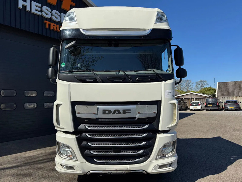 DAF XF 480 5X! SSC Super Space 2x tank LED PTO-Prep 335.720KM ACC - Nyergesvontató: 3 kép. DAF XF 480 5X! SSC Super Space 2x tank LED PTO-Prep 335.720KM ACC - Nyergesvontató: 3 kép.
