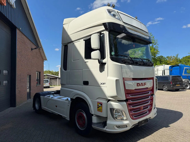 DAF XF 480 SSC Super Space 2x tank Standairco 735.650KM ACC German truck - Nyergesvontató: 2 kép. DAF XF 480 SSC Super Space 2x tank Standairco 735.650KM ACC German truck - Nyergesvontató: 2 kép.