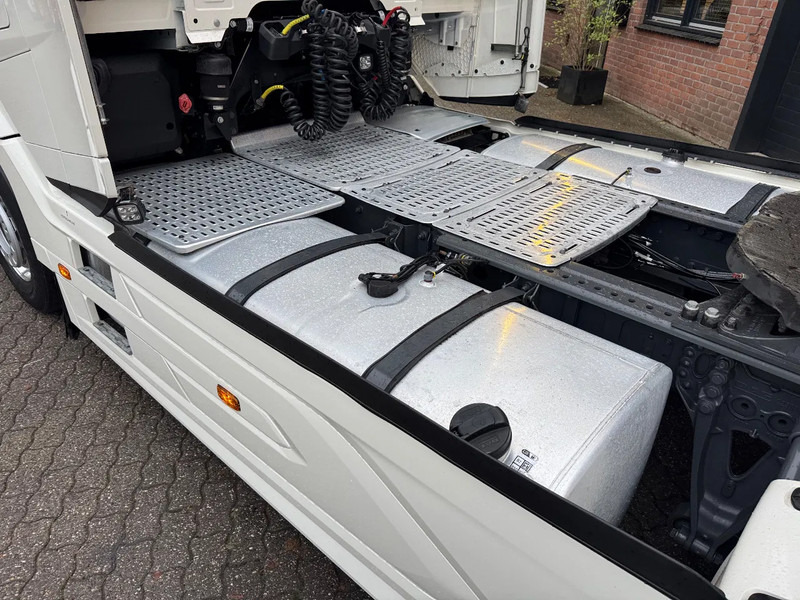 Nyergesvontató DAF XG+ 480 Standairco 2X tank Alcoa Leder, Full - Top condition 276.240KM: 18 kép.