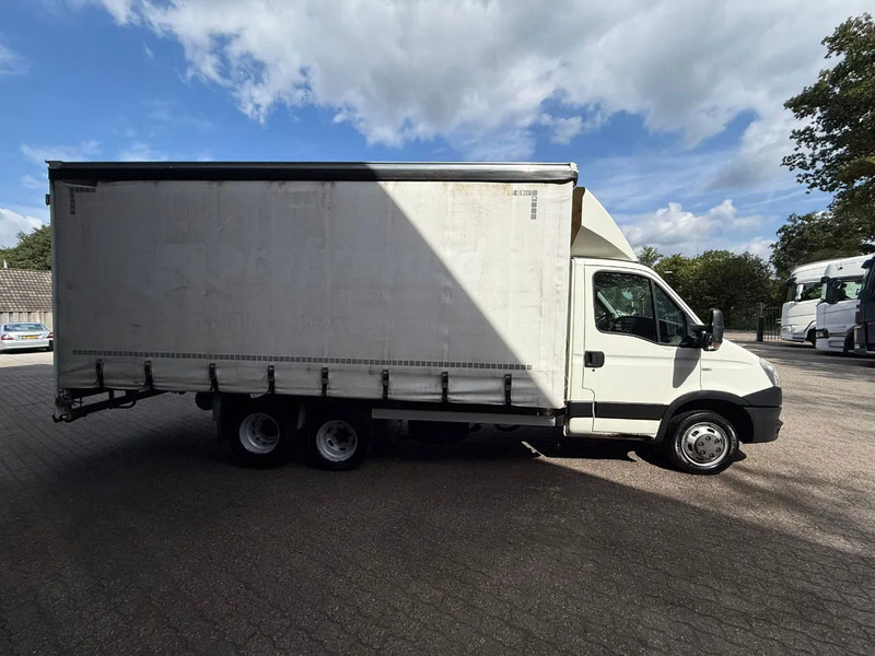 Iveco Daily 40C17 BE Combinatie Veldhuizen schuifzeil opbouw - Nyergesvontató: 5 kép. Iveco Daily 40C17 BE Combinatie Veldhuizen schuifzeil opbouw - Nyergesvontató: 5 kép.