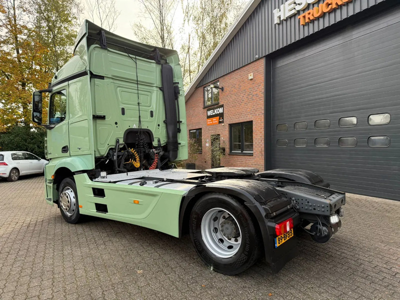 Mercedes-Benz Actros 1840 Streamspace Airco Side skirts NL Truck - Nyergesvontató: 2 kép. Mercedes-Benz Actros 1840 Streamspace Airco Side skirts NL Truck - Nyergesvontató: 2 kép.