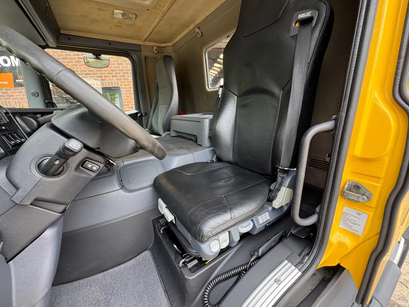 Scania P280 4X2 Dagcabine Airco EURO 6 NL Truck - Nyergesvontató: 5 kép. Scania P280 4X2 Dagcabine Airco EURO 6 NL Truck - Nyergesvontató: 5 kép.