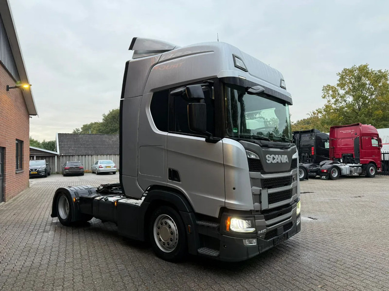 Scania R450 NGS 4X2EB Lowliner Retarder Standairco Smarttacho 2 German truck - Nyergesvontató: 2 kép. Scania R450 NGS 4X2EB Lowliner Retarder Standairco Smarttacho 2 German truck - Nyergesvontató: 2 kép.