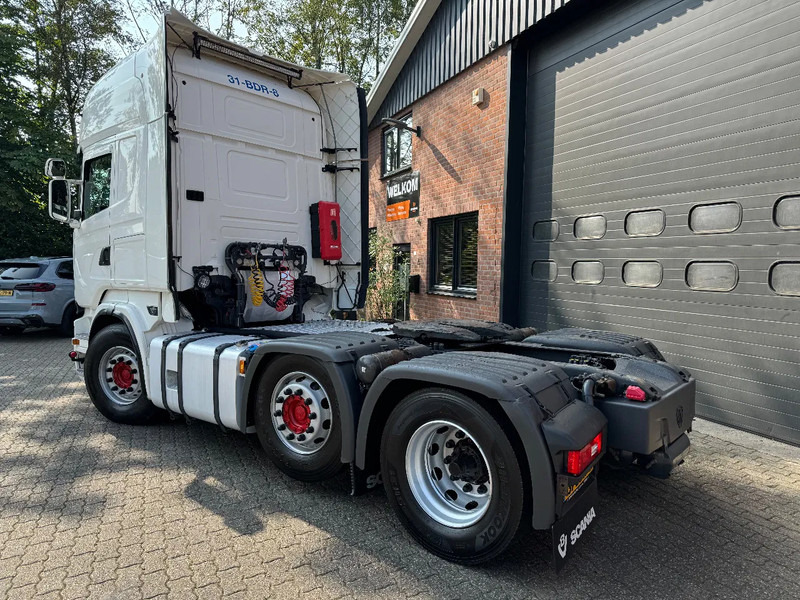 Scania R520 V8 6X2 Topline Retarder 2x tank NL Truck - Nyergesvontató: 4 kép. Scania R520 V8 6X2 Topline Retarder 2x tank NL Truck - Nyergesvontató: 4 kép.