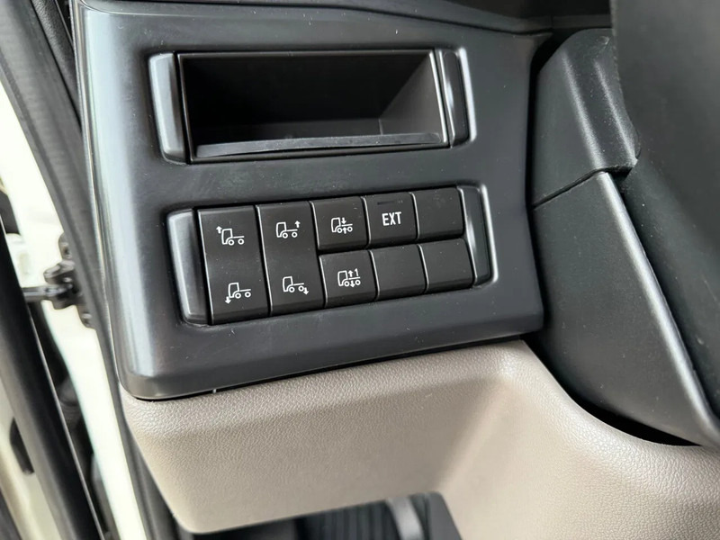 Nyergesvontató Scania S450 6X2 Full-Air Retarder Standairco 2X Tank Smarttacho 2 APK 09/2026: 11 kép. Nyergesvontató Scania S450 6X2 Full-Air Retarder Standairco 2X Tank Smarttacho 2 APK 09/2026: 11 kép.