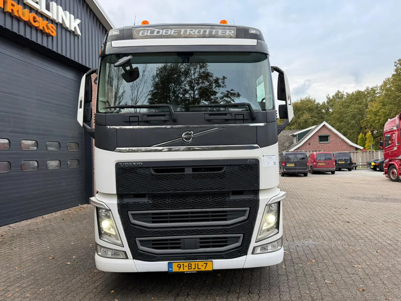 Volvo FH 500 4x2 Globetrotter Hydraukic Standairco 799.830KM NL Truck - Nyergesvontató: 5 kép. Volvo FH 500 4x2 Globetrotter Hydraukic Standairco 799.830KM NL Truck - Nyergesvontató: 5 kép.