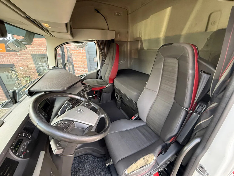 Volvo FH 500 Hydraulic Alcoa ADR Retarder Full air - German truck 699.790KM - Nyergesvontató: 5 kép. Volvo FH 500 Hydraulic Alcoa ADR Retarder Full air - German truck 699.790KM - Nyergesvontató: 5 kép.